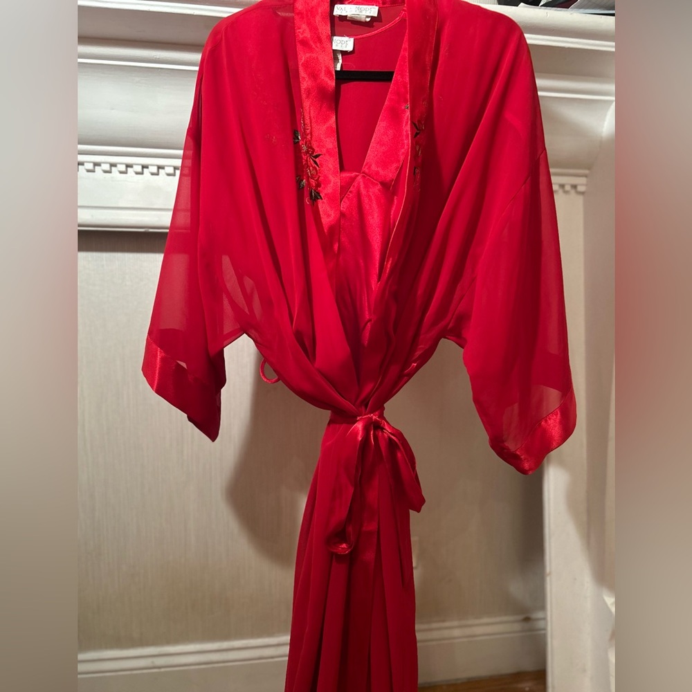 Elegant Red Women's Robe